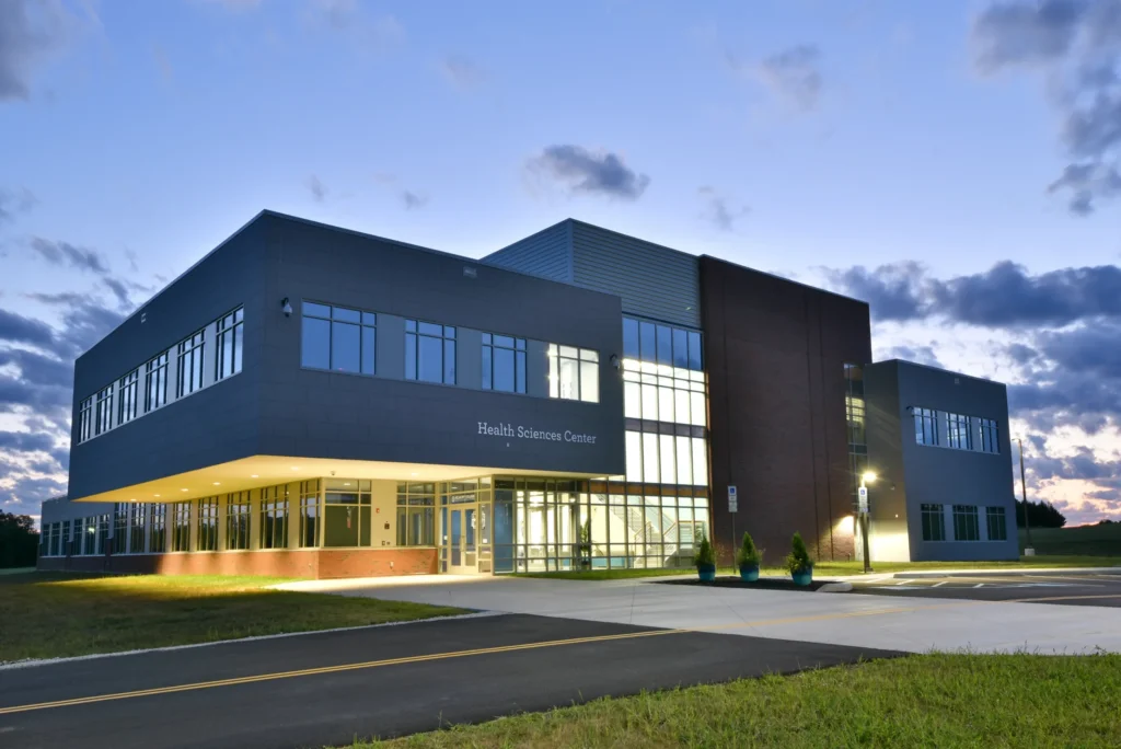 Belmont-Health-Sciences-Center-8